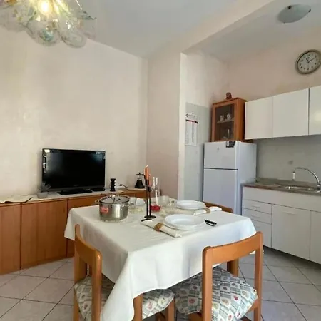 Mimosa Grazioso Bilocale Borghetto Santo Spirito